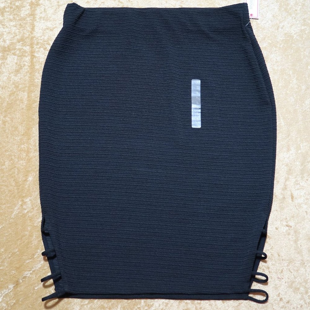 Bisou Bisou Black Side Band Skirt – Large